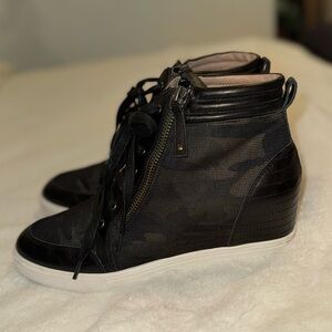 Linea PAOLO Felicia Leather Wedge